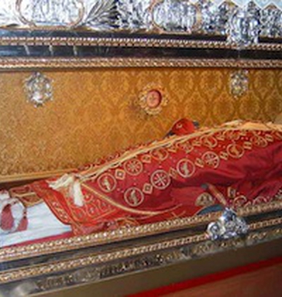 Il corpo di Gregorio VII conservato nella cattedrale<br> di Salerno.