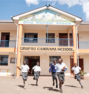 Studenti aiutati da Avsi in Kenya